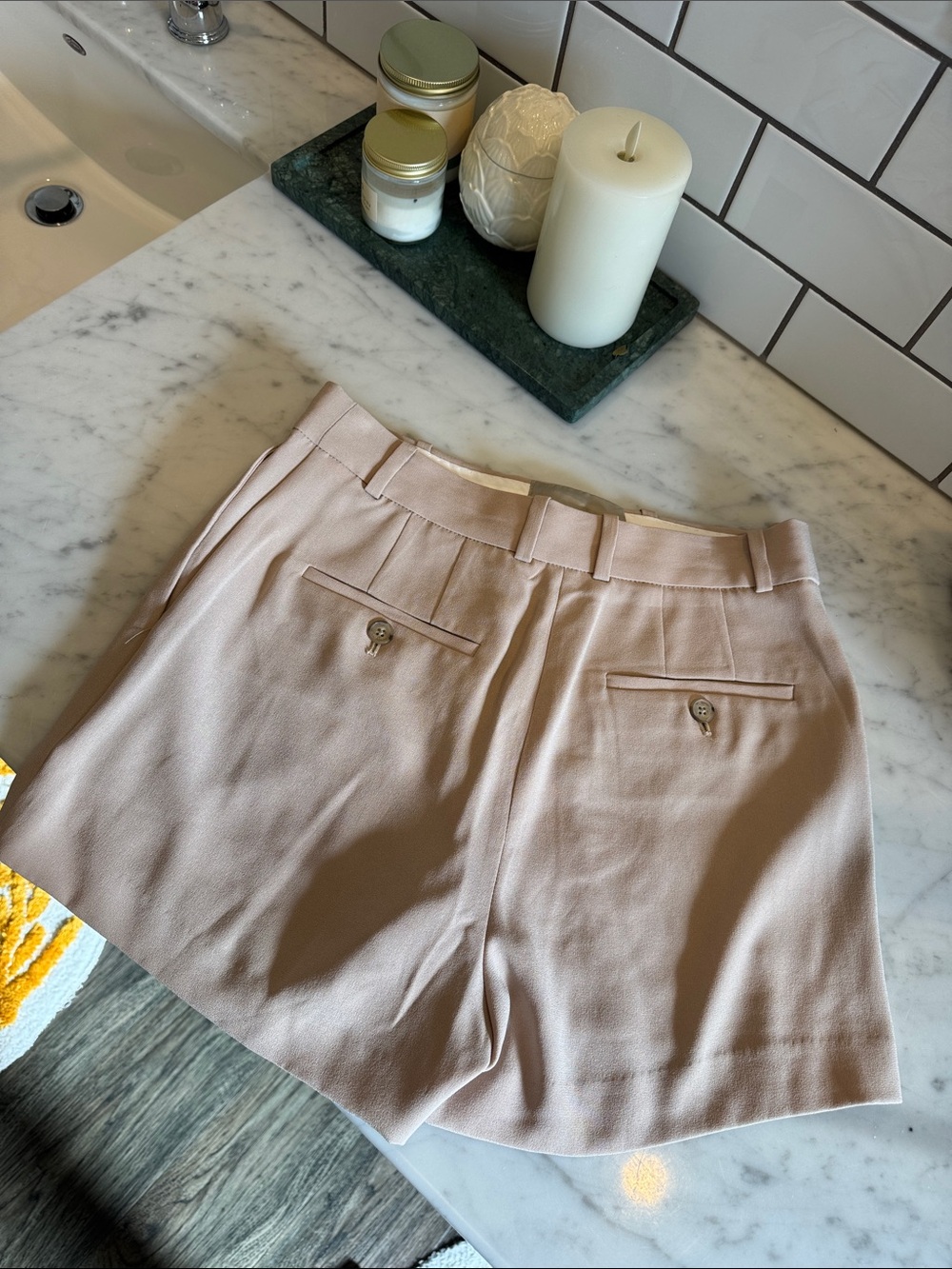ARITZIA Babaton Agency Mini Shorts - Picture 8 of 9